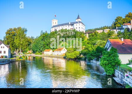 Burg Rozmberk über der Moldau Stockfoto