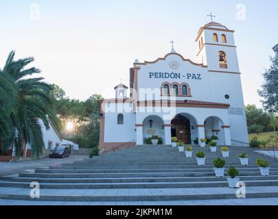 La Codosera, Spanien - 21.. August 2021: Heiligtum unserer Lieben Frau von Chandavila. Hauptgebäude Stockfoto