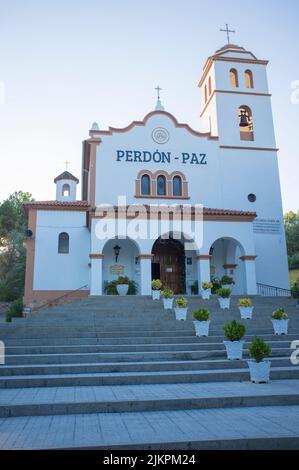 La Codosera, Spanien - 21.. August 2021: Heiligtum unserer Lieben Frau von Chandavila. Hauptgebäude Stockfoto