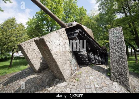 Sowjetischer schwerer Panzer IS-2 in Lebork, Polen © Wojciech Strozyk / Alamy Stock Photo Stockfoto