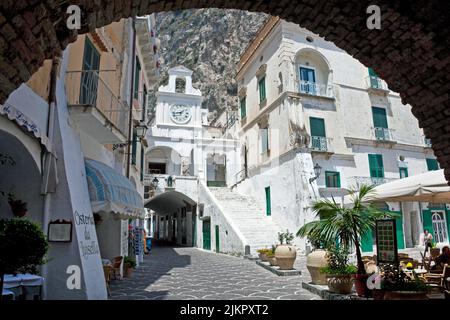 Kirche San Salvatore de Birecto in Atrani, Nachbardorf Amalfi, Amalfiküste, UNESCO-Weltkulturerbe, Kampanien, Italien, Europa Stockfoto