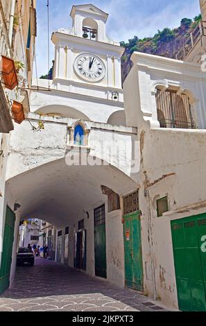 Kirche San Salvatore de Birecto in Atrani, Nachbardorf Amalfi, Amalfiküste, UNESCO-Weltkulturerbe, Kampanien, Italien, Europa Stockfoto