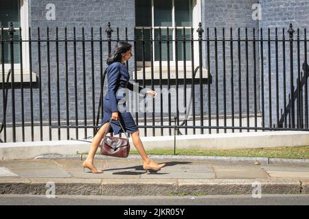 Suella Braverman, QC, MP, Generalanwältin, Politikerin der britischen Konservativen, Downing Street, Großbritannien Stockfoto