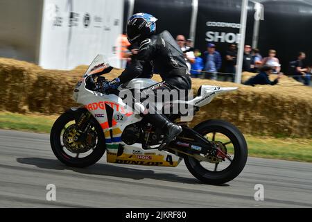 Honda CBR1000RR, 100 Jahre Ulster Grand Prix, Motorräder und Fahrer, die in diesem Jahrhundert alten Ereignis, Goodwood Festival of Speed, die in vorgestellt haben Stockfoto