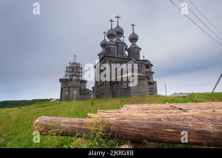 Die Nikolaikirche im Dorf Worzogory im Gebiet Onega in der Region Archangelsk in Russland, Stockfoto