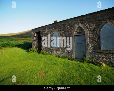 Langden Castle, Forest of Bowland, Großbritannien. 3. August 2022. Nachrichten. Ein schöner Morgen in der Ruine von Langden Castle im Wald von Bowland, A.O.N.B. Quelle: Gary Telford/Alamy Live News Stockfoto