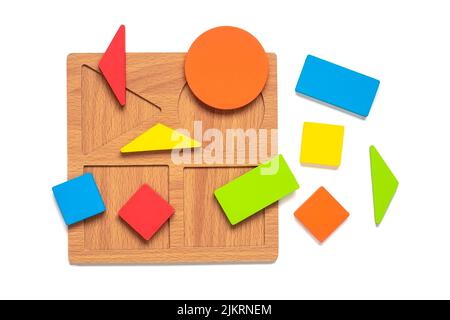 Set von Form Montessori Stil Spielzeug Kinder Holz umweltfreundliche Logik-Spiele für Vorschulkinder Spielsachen für die Baby-Entwicklung. Sammlung von pädagogischen Elementen für die frühkindliche Entwicklung. Stockfoto