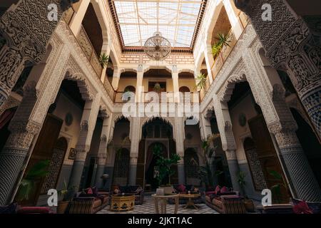 Der Innenraum eines Riad in Fes, Marokko Stockfoto
