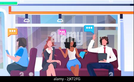 Menschen in U-Bahn-Zug diskutieren während Trip-Mix-Rennen Passagiere sitzen in öffentlichen Verkehrsmitteln Stock Vektor