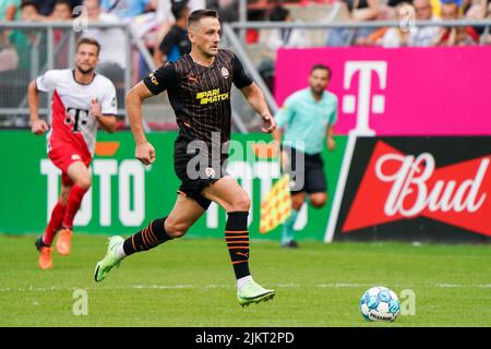 UTRECHT, NIEDERLANDE - 30. JULI: Andriy Totovytskyi von Shakhtar Donetsk läuft beim Vorsaison-Freundschaftsspiel zwischen FC Utrecht und FK Sjachtar Donetsk am 30. Juli 2022 im Stadion Galgenwaard in Utrecht, Niederlande (Foto: Joris Verwijst/Orange Picts) Stockfoto