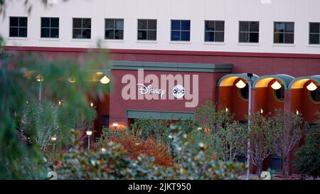 Die Disney ABC Logos vor dem Gebäude auf dem Grundstück in den Walt Disney Studios in Burbank, Kalifornien Stockfoto