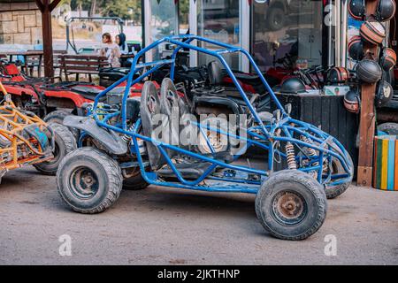 12. Juni 2022, Antalya, Türkei: ATV Buggy extreme Fahrzeug zu vermieten Stockfoto