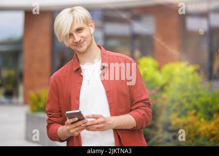 Porträt eines jungen Freiberuflers. Stockfoto