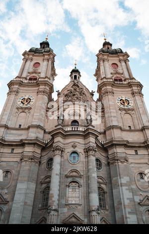 Eine vertikale Aufnahme des Stiftskathedrals von St. Gallen in der Schweiz Stockfoto