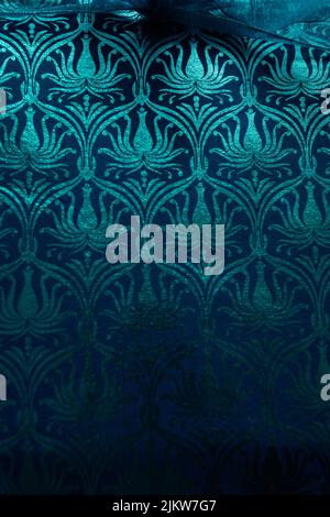 Dekorative Metallic blau Damast Muster Geschenk verpackt Geschenk Stockfoto