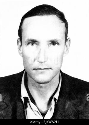 1953 : der amerikanische skandalöse Schriftsteller WILLIAM BURROUGHS ( Saint Louis 1914 - Lawrence , KS 1997 ) , Passfoto für die Reise nach Tunesien - POETA - POET - POETRY - BEAT GENERATION - LETTERATO - LITERATUR - LETTERATURA - Portrait - ritratto - personalità celebrità da giovani giovane - Berühmtheiten Persönlichkeiten der Persönlichkeit als war kleiner Junge junge Jungen - Fotoboth - fototessera --- Archivio GBB Stockfoto