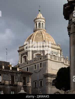 Eine schöne Aufnahme der katholischen Kirche von Catania, Sizilien Stockfoto