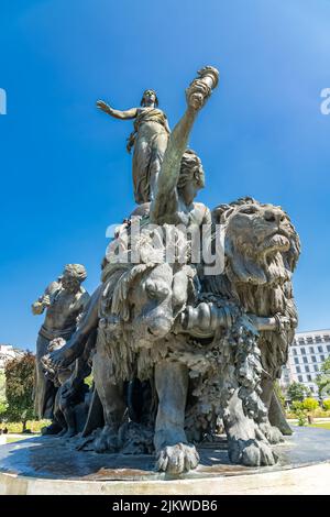 Paris, Frankreich, 22. Juli 2021, wunderschöne Statue Place de la Nation im 11e Bezirk Stockfoto