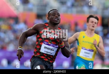 Birmingham, Großbritannien. 03. August 2022. Ferdinand Omanyala aus Kenia gewinnt am 8/3/2022 das Halbfinale der Herren 100m in Birmingham, Großbritannien. (Foto von Conor Molloy/News Images/Sipa USA) Quelle: SIPA USA/Alamy Live News Stockfoto
