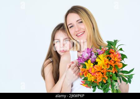 Blumen Lieferung Mutter halten Alstroemeria Zusammensetzung Stockfoto