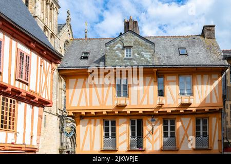 Vannes, schöne Stadt in der Bretagne, alte Fachwerkhäuser Stockfoto