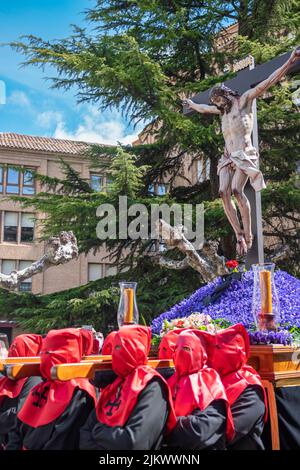 Semana santa Valladolid, procesión del Santísimo cristo de la luz portado a hombros por la hermandad universitaria durante el jueves santo Stockfoto