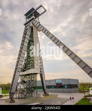 Genk, Belgien, April 2022: Blick auf einen der Kohlebergwerksschächte der C-Mine in Genk, Belgien Stockfoto