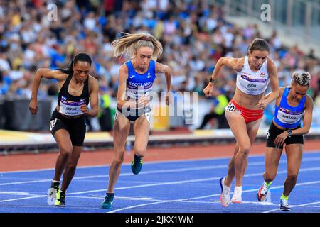 Birmingham, Großbritannien. 03. August 2022. Eilish McColgan aus Schottland am 8/3/2022 am Start der 10.000 Meter in Birmingham, Großbritannien. (Foto von Conor Molloy/News Images/Sipa USA) Quelle: SIPA USA/Alamy Live News Stockfoto