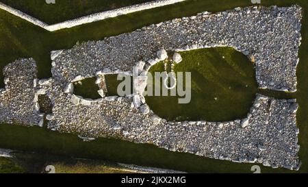 Drohnenbild des Megalithgrabes von Creevykeel Stockfoto