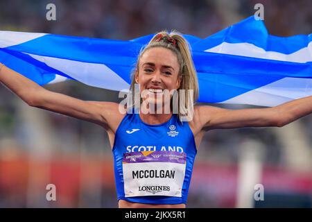 Birmingham, Großbritannien. 03. August 2022. Eilish McColgan aus Schottland feiert am 8/3/2022 in Birmingham, Großbritannien, den Gewinn der 10.000 Meter. (Foto von Conor Molloy/News Images/Sipa USA) Quelle: SIPA USA/Alamy Live News Stockfoto
