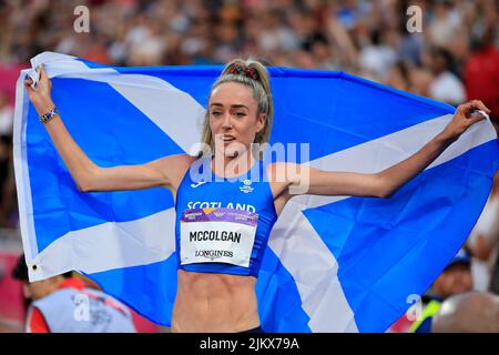 Birmingham, Großbritannien. 03. August 2022. Eilish McColgan aus Schottland feiert am 8/3/2022 in Birmingham, Großbritannien, den Gewinn der 10.000 Meter. (Foto von Conor Molloy/News Images/Sipa USA) Quelle: SIPA USA/Alamy Live News Stockfoto
