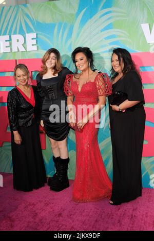 2. August 2022, Los Angeles, Kalifornien, USA: LOS ANGELES - 2. August: TIA Carrere, Familie bei der Weltpremiere des Ostersonntages im TCL Chinese Theatre IMAX am 2. August 2022 in Los Angeles, CA (Bildquelle: © Nina Prommer/ZUMA Press Wire) Stockfoto