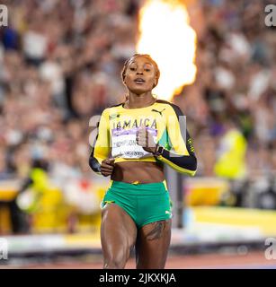 3.. August 2022; Alexander Stadium, Birmingham, Midlands, England: Tag 6 der Commonwealth Games 2022: Die Elaine Thompson-Herah (JAM) überquerte die Ziellinie und gewann die Goldmedaille im Finale der Frauen 100m im Jahr 10,95s Stockfoto