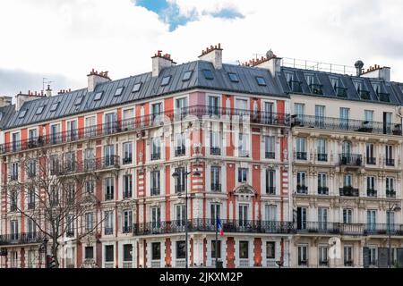 Paris, typische Fassaden, schöne Gebäude im Zentrum Stockfoto