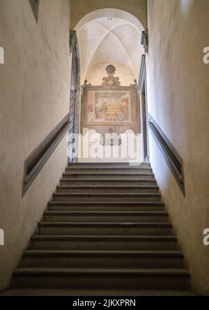 Treppe zur Krypta in der Basilika San Lorenzo Florenz Italien Stockfoto