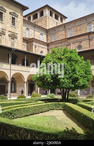 Kreuzgang Garten Basilika San Lorenzo Florenz Italien Stockfoto