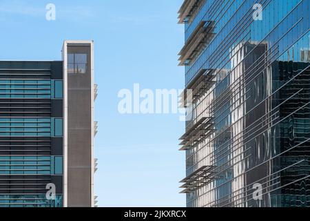 Das abstrakte architektonische Detail eines modernen Gebäudes Stockfoto