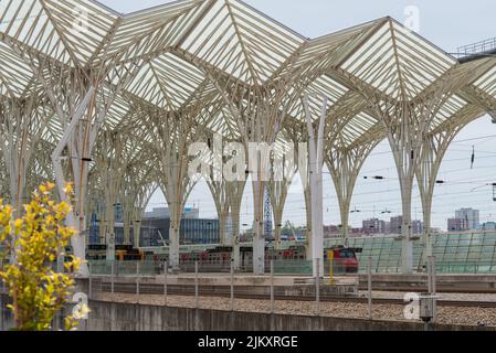 Ein CP-Bahnhof von Portugal Gare do Oriente im Parque das Nacoes Stockfoto