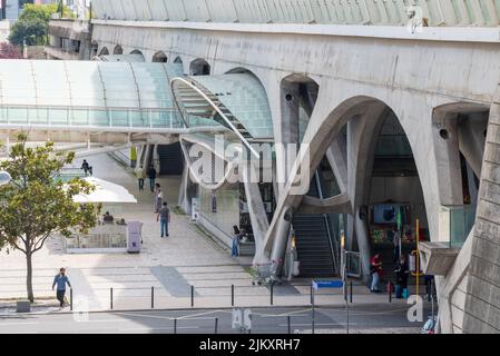 Ein CP-Bahnhof von Portugal Gare do Oriente im Parque das Nacoes Stockfoto