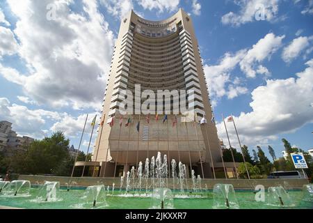 Bukarest, Rumänien - 02. August 2022: Das neu umbenannte Grand Hotel Bucharest, ehemaliges InterContinental, eines der schönsten Gebäude Rumäniens Stockfoto