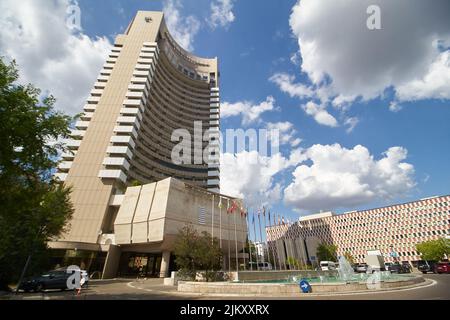 Bukarest, Rumänien - 02. August 2022: Das neu umbenannte Grand Hotel Bucharest, ehemaliges InterContinental, eines der schönsten Gebäude Rumäniens Stockfoto