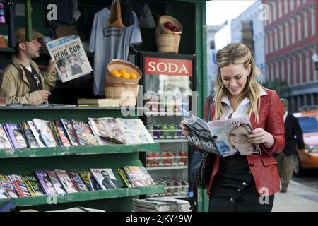 HILARY DUFF, SCHÖNHEIT UND DIE AKTENTASCHE, 2010 Stockfoto