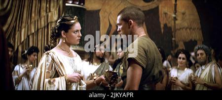 ALEXA DAVALOS, SAM WORTHINGTON, KAMPF DER TITANEN, 2010 Stockfoto