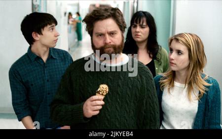 KEIR GILCHRIST, Zach Galifianakis, EMMA ROBERTS, ES IST SCHON EINE LUSTIGE GESCHICHTE, 2010 Stockfoto