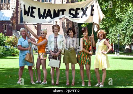 NICOLA DUFFETT, Jaime Winstone, Geraldine James, Sally Hawkins, Andrea Riseborough, LORRAINE STANLEY, hergestellt in Dagenham, 2010 Stockfoto