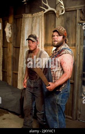 ALAN TUDYK, TYLER LABINE, Tucker und Dale gegen böse, 2010 Stockfoto