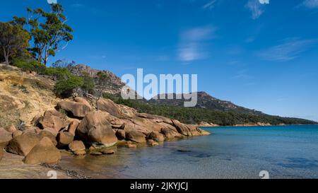 Eine wunderschöne Aufnahme in der Honeymoon Bay, Freycinet, Tasmanien Stockfoto