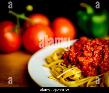 Eine Nahaufnahme von leckeren Spaghetti mit Bolognese-Sauce Stockfoto