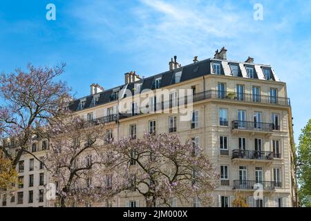 Paris, schöne Gebäude, Boulevard Beaumarchais, im 11e Arrondissement, Frühling Stockfoto