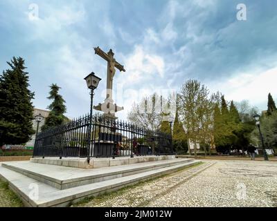 Granada, Spanien, 04-11-2022. Christus der Gefälligkeiten, der 1640 von Nachbarn erbaut wurde. Stockfoto